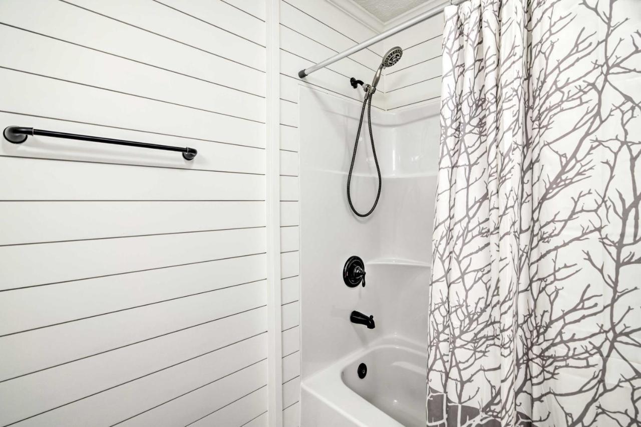 Chic Cottage Retreat With Grill, 2 Mi To Msu! 스타크빌 외부 사진
